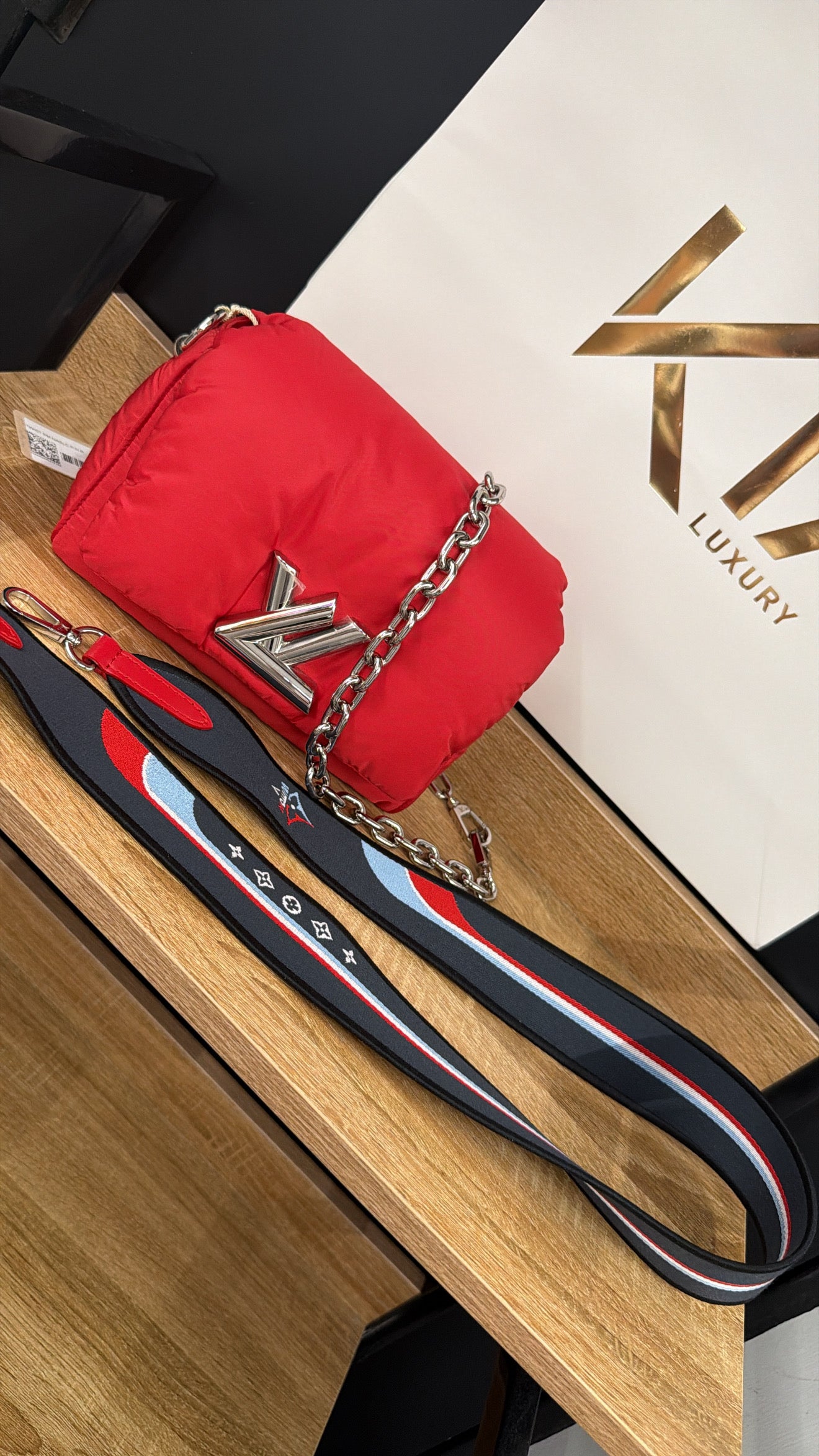 Borsa Lv rossa con doppia tracolla